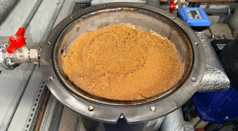 Demineralised filling